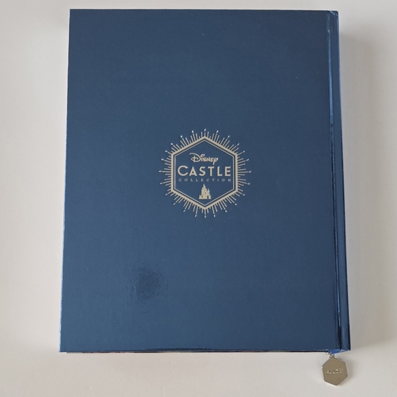 Snow White Disney Castle Collection Hardcover Journal - Picture 2 of 6